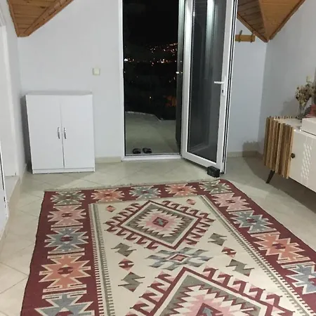 Διαμέρισμα Deniz *